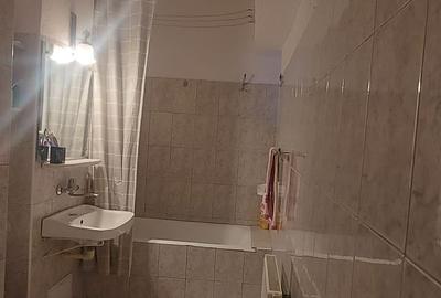 Parcul Catedralei - 3 camere /2 bai /3 balcoane /centrala /etaj 10 / lift nou - 7