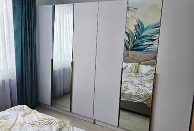 Apartament cu 2 camere decomandat, mobilat în Tractorul