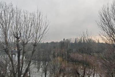 Apartament cu 3 camere decomandat în Băneasa