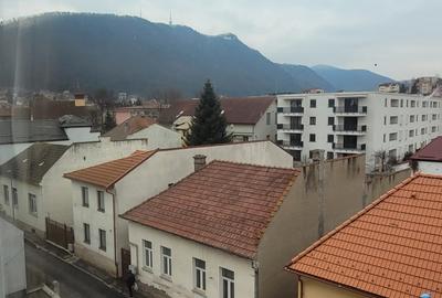 Vand apartament 3 camere, Blumana - 1