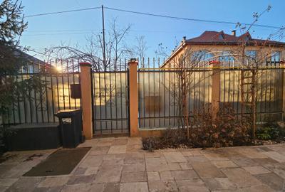 Casa de Vanzare P+1 In Agigea Teren 400mp Garaj - 55