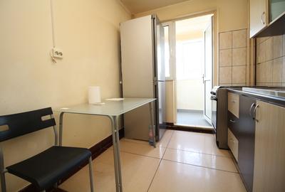 Apartament cu 2 camere decomandat, mobilat în Titan