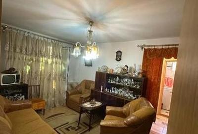 Apartament cu 3 camere semidecomandat în Giurgiului