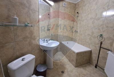 Pensiune Eselnita / 16 camere / Teren - 1448 mp / Ponton - 32