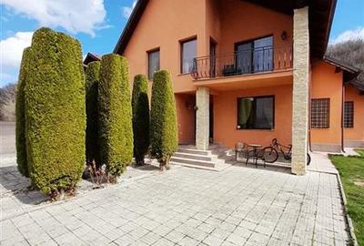 Vila  5 camere, teren 1500mp, zona linistita langa padure, cartier Primaverii, R - 13