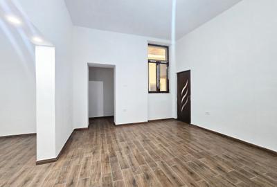 Apartament 3 camere cu centrală, parter – zonă centrală - 2