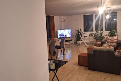 Apartament cu 3 camere, mobilat în Exterior Nord