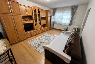 VÂND garsonieră, renovată ,zona Vasile Aaron - 1