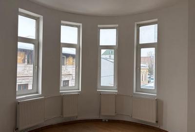 Unirii Inchiriez ap 3 cam nemobilat et 1 Vila recent renovat pentru birou parcar - 2