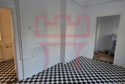 Apartament  nemobilat sau birou in casa 160mp zona Emil Isac - 20