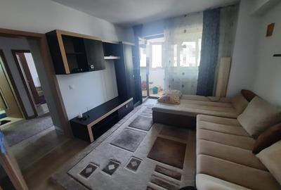 Apartament cu 2 camere decomandat, etajul 2/5, zona Nicolina - 1