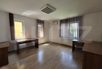Casa de vanzare, cu 9 camere, 308 mp, zona RrM1 - 8