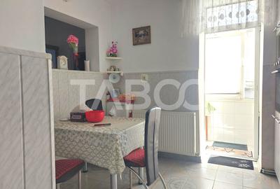Apartament 55 mp 3 camere etaj 3 balcon pivnita Piata Noua Cisnadie - 2