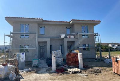 Duplex cu 4 camere |SUPER POZIȚIE| Moșnița Nouă - 1