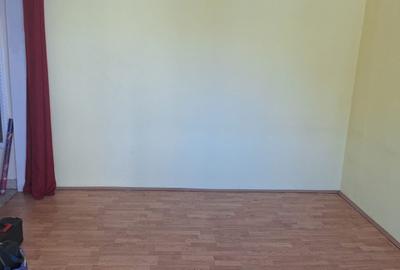 Apartament cu 2 camere semidecomandat în Cetate