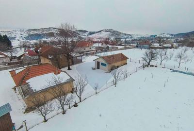 Casă cu 4 camere din cărămidă, de vânzare în zona Bratca-Damiș - 29