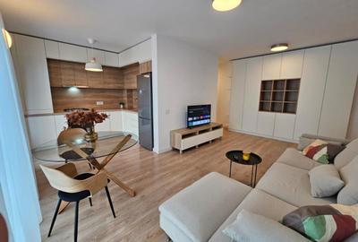Apartament cu 3 camere semidecomandat în Aviației
