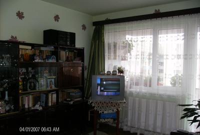 Vand apartaemnt cu 2 camere, cf. 1, semidecomandat, etaj 8/9, zona Aleea carpati - 1