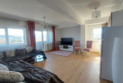 Apartament cu 2 camere semidecomandat, mobilat în Florești