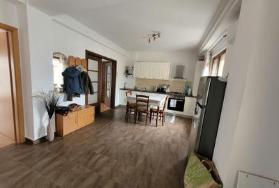 Apartament 2 camere | Zona Lipovei | Etaj 2/3 | Construcție 2009