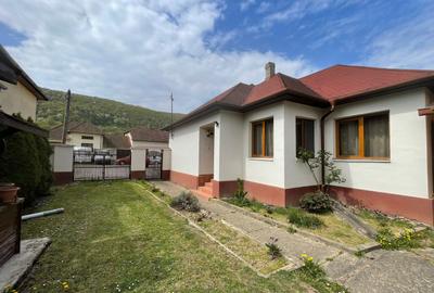 Casă de vânzare în Vașcău–natură, liniște și confort modern- 72000 Eur - 1