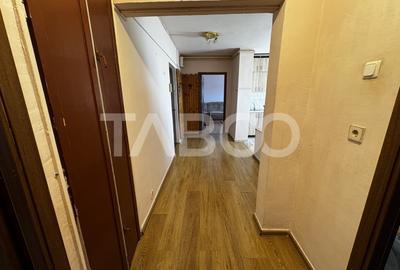 Apartament decomandat 3 camere 74 mpu 2 balcoane lift Terezian Sibiu - 9