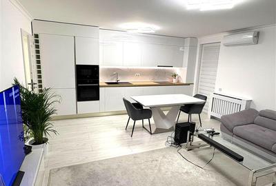 Apartament cu 3 camere semidecomandat în Florești