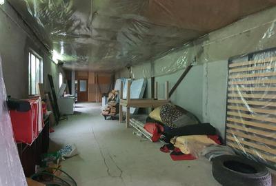 Spatiu comercial pe 2 nivele,spatii depozitare + parcari, in zona foarte buna! - 6