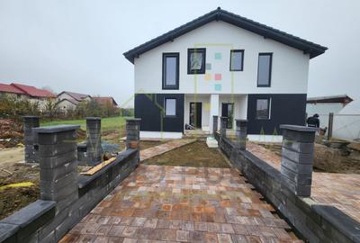 Duplex cu 4 camere în Moșnița Nouă