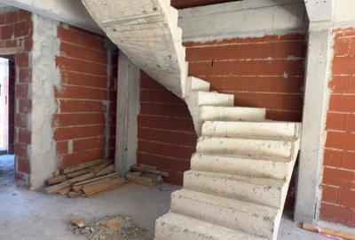 Vile de vanzare, 4-6 camere, zona Straulesti, 10' de metrou Straulesti - 15