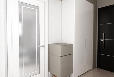 Vând apartament 3 camere, Bulevardul Unirii, etaj 5 - 8