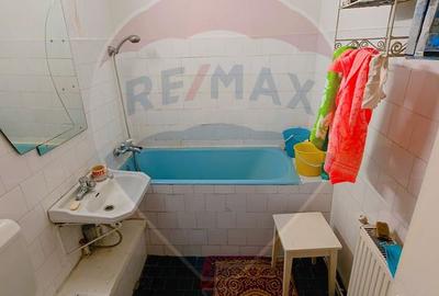 Apartament de vanzare cu 3 camere  Petru Rares Etaj 3 - 9