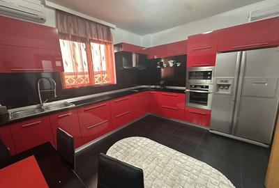 Vila individuală de vânzare cu 8 camere în zona 13 Septembrie - 11
