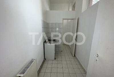 Spatiu comercial 110 mp de inchiriat strada Semaforului - 8