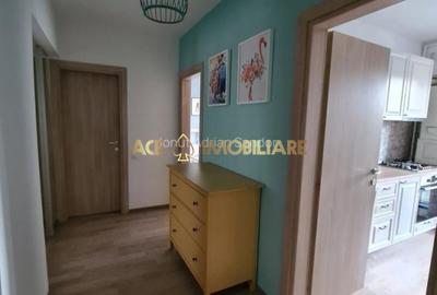 Apartament cu 2 camere decomandat, mobilat în Titan