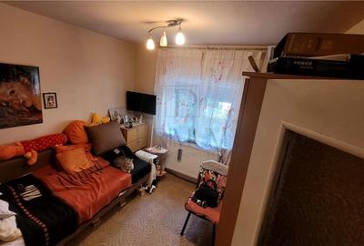 ARADULUI - PARTER INALT - 3 cam - 2 bai - 2 balcoane - centrala proprie - rulour - 1