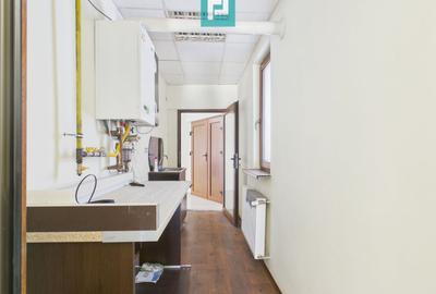 Spațiu central birou/locuință – Str. Primăriei - 13