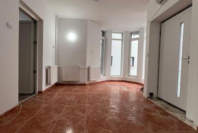 Clădire comercială D+P+2E, 575 mp, teren 500 mp – Chiajna (Roșu),  Bd. Uverturii - 3