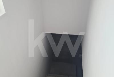 Casă parter, construcție solidă, teren generos – Cârcea, zona Metro - 15