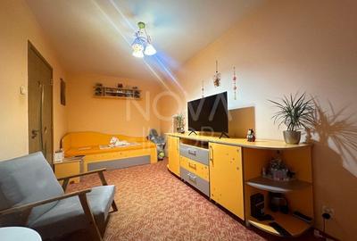 Apartament 3 camere, decomandat - Str. Semaforului - 9