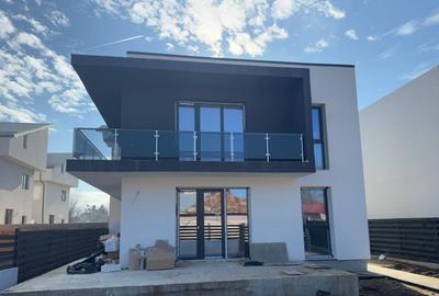 Casă individuală cu 5 camere în Tunari