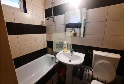Apartament mobilat cu 3 camere in zona Strand - 2