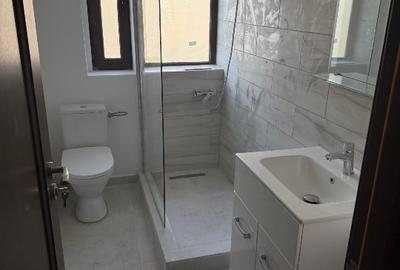 Apartament bacau 2 camere ultracentral etajul 1 prima inchiriere - 7