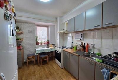 Etaj 2 Ap 2 Camere Decomandat 65mp zona Bulevard Poitiers - 5