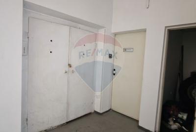Spațiu de birouri de 2,100mp de închiriat - 11
