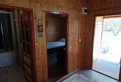 COMPLEX 5 CABANE DIN LEMN CU ACCES LA DUNARE + teren  in Podul Gornei, jud. CS - 8