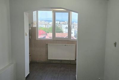 De vânzare apartament 2 camere decomandat | Zona 8 Mai - 30