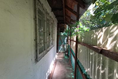 Casa batraneasca la Buzeni - 1