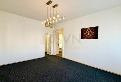 Apartament cu 4 camere decomandat în Romană