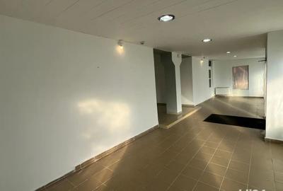 Spatiu Comercial - Showroom - 700 mp - 2